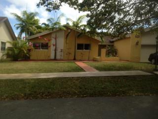 9201 101st Ave, Miami, FL 33176-1713