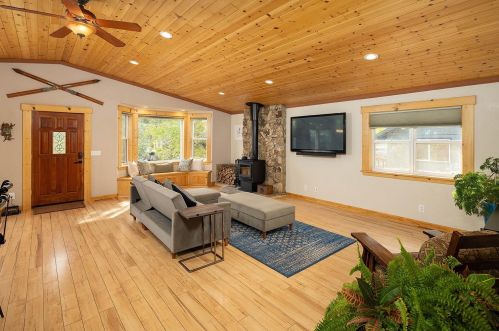 11194 Huntsman Leap, Truckee, CA 96161-1476