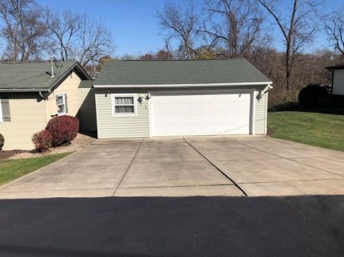 260 Lakeside Dr, Canonsburg, PA 15317-2429