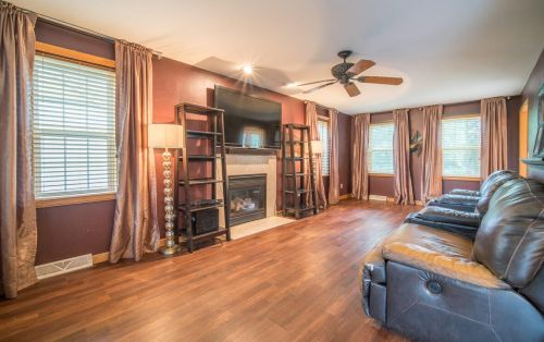 1180 Auburn Rd, West Bend WI  53090-5465 exterior