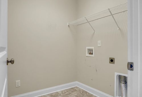 2061 Kings Gate Ln, Mount Pleasant SC  29466-8162 exterior
