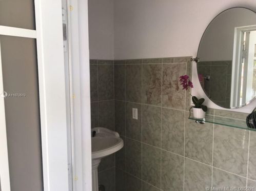 760 80th St, Hialeah FL  33014-4132 exterior