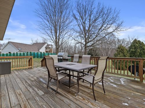 9106 Wescott Rd, Kewaskum WI  53040-9716 exterior