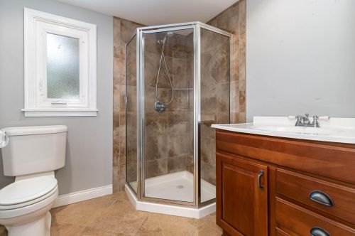 817 Rosewood Dr, Covington KY 41017-1385 exterior