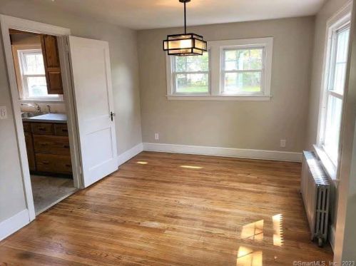 49 Norman St, Manchester CT  06040-6113 exterior