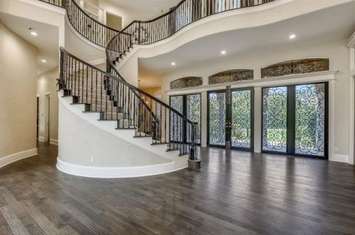 4700 Tour 18 Dr, Lewisville TX  75022-6450 exterior