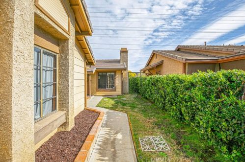 25776 Covala Ct, Santa Clarita CA  91355-2262 exterior