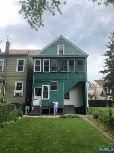 16 Hopper St, Paterson NJ 07508-2037 exterior