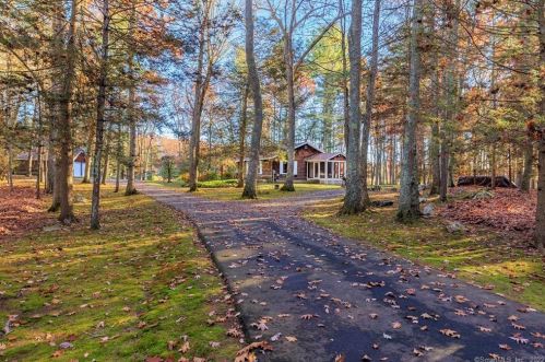 375 Providence Pike, Putnam CT  06260-2516 exterior