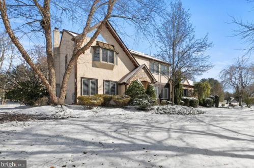 123 Briarwood Dr, Southampton, PA 18966-2219