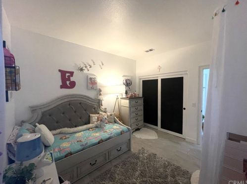 16043 Greyrock St, Victorville CA  92395-8628 exterior