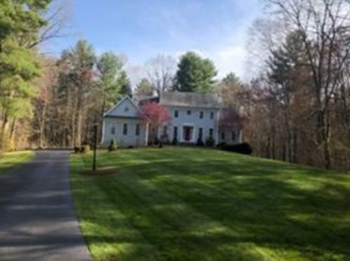 7 Davenport Rd, Mendon, MA 01756-1082
