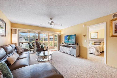 1290 Yesica Ann Cir, Naples, FL 34110-8165
