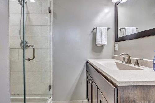 24 Morgan Dr, Wallingford CT  06492-2641 exterior