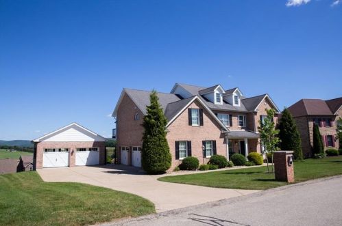 133 Chelsea Dr, Latrobe, PA 15650-4733