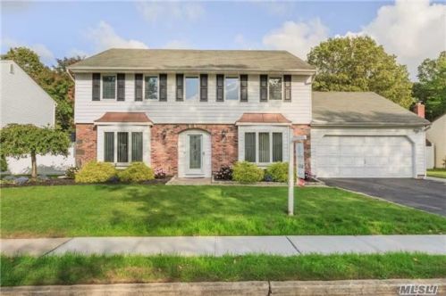109 Springmeadow Dr, Holbrook, NY 11741-3023