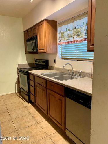 1233 Joey Pl, Tucson, AZ 85713-1158