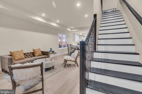 5821 Field Pl, Washington, DC 20019-6930