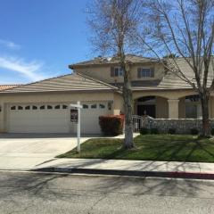 12413 Redrock Rd, Victorville, CA 92392-6756