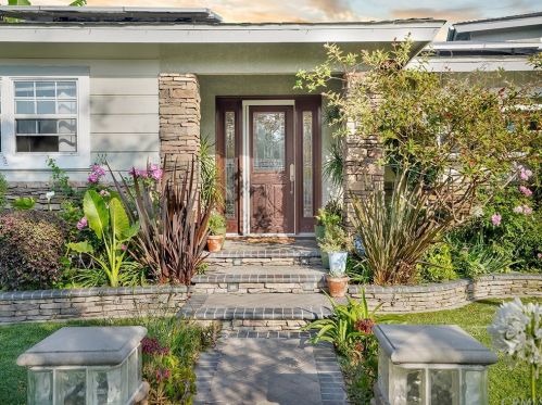 6520 Rosebay St, Long Beach CA  90808-4057 exterior