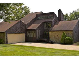 101 Alicia Ct, Fombell, PA 16123-2401