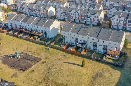 533 Legrace Ter, Leesburg VA  20176-1835 exterior