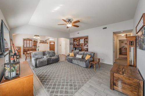 916 Raleigh Path Rd, Denton TX 76208-2907 exterior