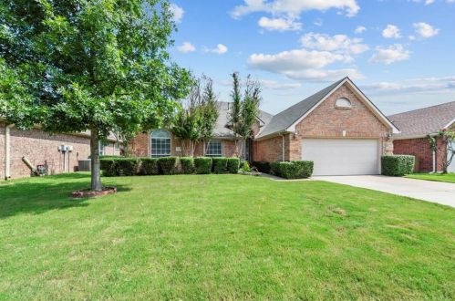 1912 Tree Line Rd, Lewisville TX  75028-8225 exterior
