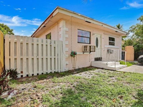 309 6th St, Delray Beach, FL 33483-4447