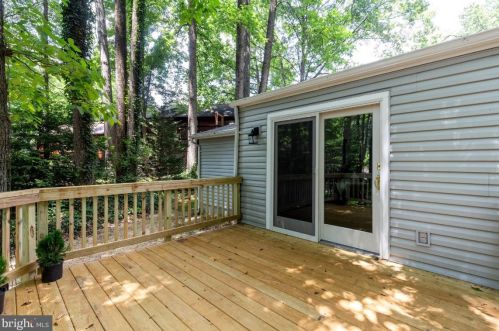 8467 Falling Leaf Rd, Springfield VA  22153-2503 exterior