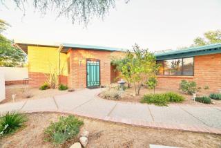 3932 Santa Barbara Ave, Tucson, AZ 85711-4744