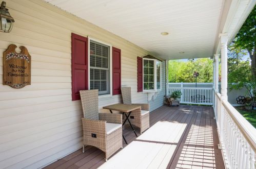 147 Washington Ave, Holtsville NY  11742-1051 exterior