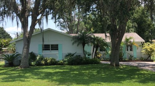 505 Shore Dr, Oldsmar, FL 34677-4301