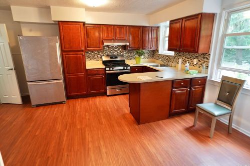 268 Reynolds Ave, Bronx, NY 10465-3618