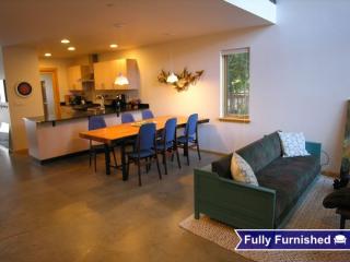 3311 Pike St, Seattle WA  98122-4231 exterior