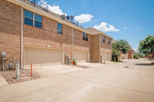 644 Greenville Ave, Richardson TX  75081-4111 exterior