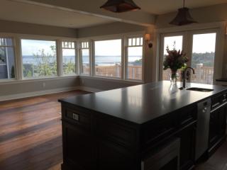 2245 12th Ave, Seattle WA  98119-2411 exterior