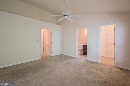 312 Hedgestone Ter, Leesburg VA  20176-4842 exterior