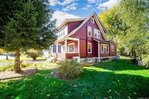 41 Elm St, Cornwall, NY 12518-1449