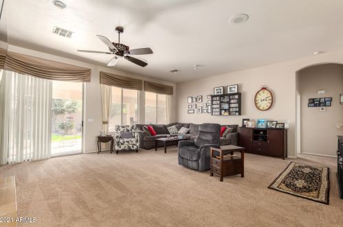2209 Manor Dr, Gilbert, AZ 85296-2152