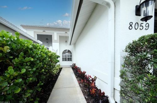 8059 San Vista Cir, Naples, FL 34109-7177
