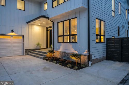 2219 Westmoreland St, Falls Church VA  22043-1701 exterior