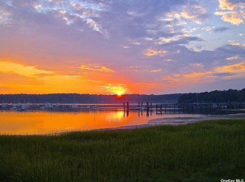 200 Lexington Ave, Muttontown NY 11771-2100 exterior