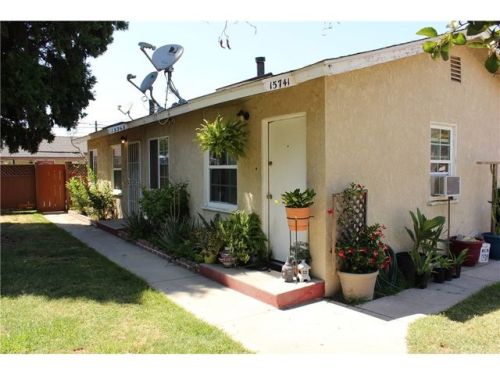 15741 Indiana Ave, Paramount CA  90723-5135 exterior