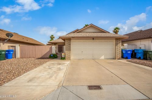 1833 Bluefield Ave, Phoenix, AZ 85022-1326