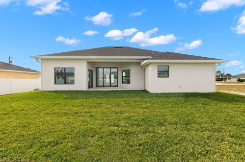 2005 18th St, Cape Coral, FL 33909-4613