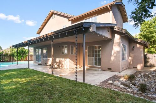 1840 Paddock Ln, Turlock CA  95382-2958 exterior