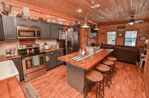 38322 Cork St, Hempstead TX  77445-7408 exterior