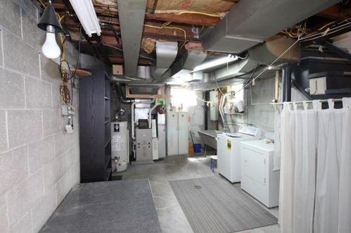 6108 Stanton Ave, Pittsburgh PA  15206-2266 exterior