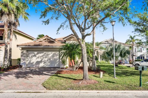 8663 Tally Ho Ln, West Palm Beach, FL 33411-4541